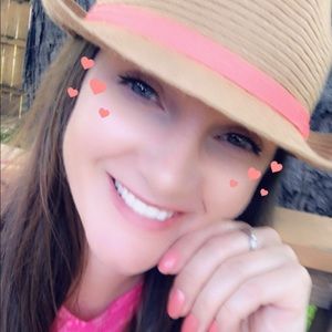 Meet your Posher, April